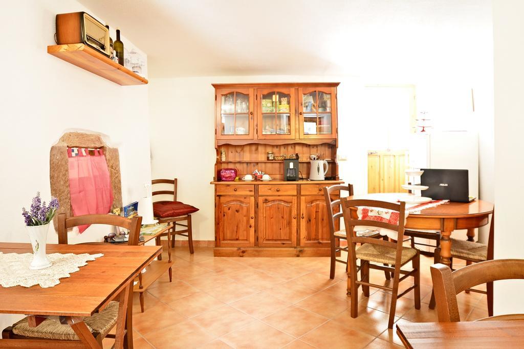 Ada'S Guest House Bosa Luaran gambar