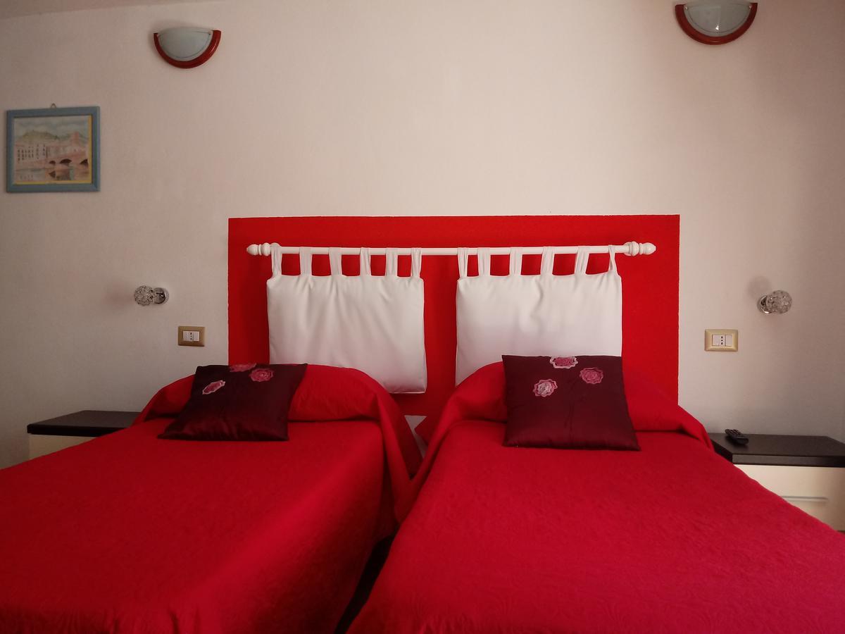 Ada'S Guest House Bosa Luaran gambar